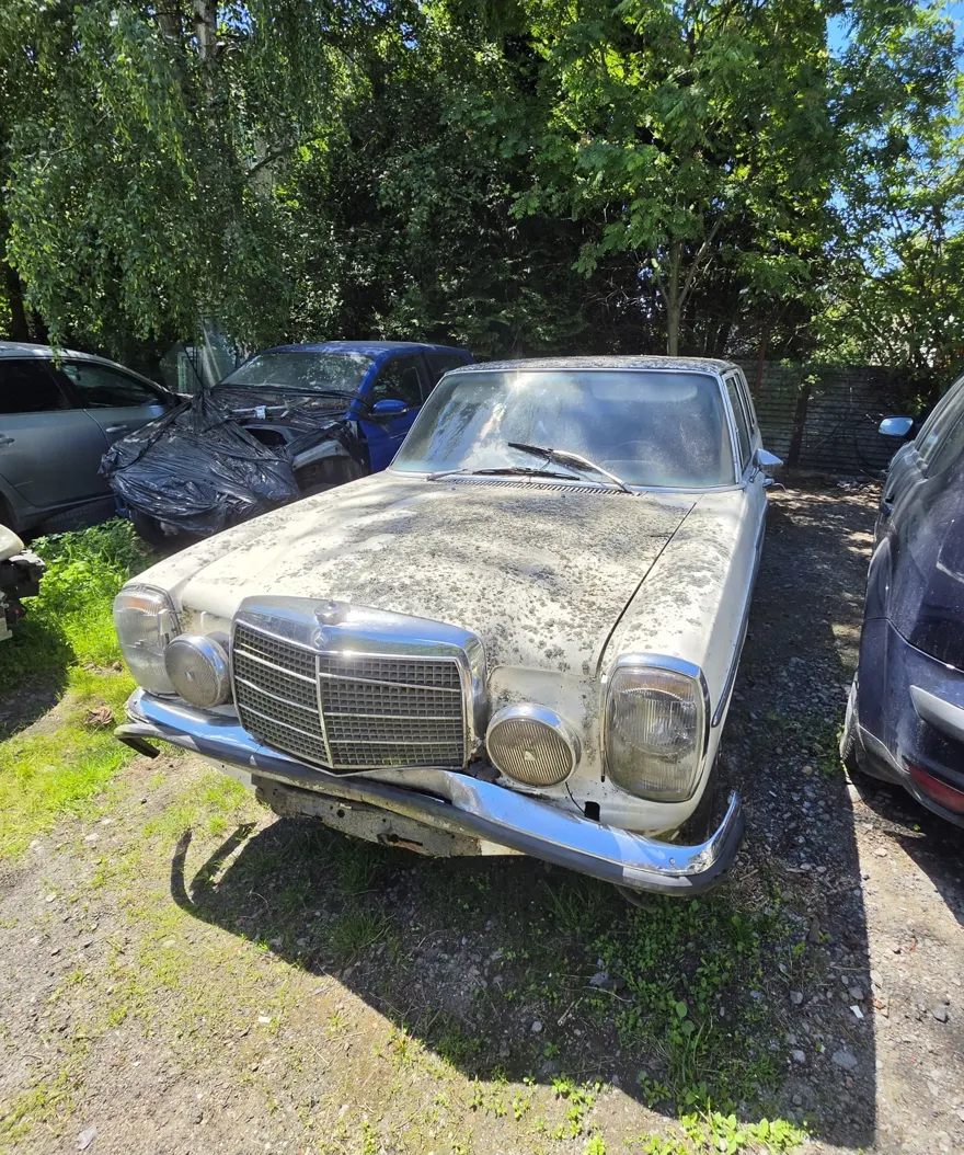 Skup Mercedes W123 — skupiony egzemplarz, odbiór lawetą w cenie