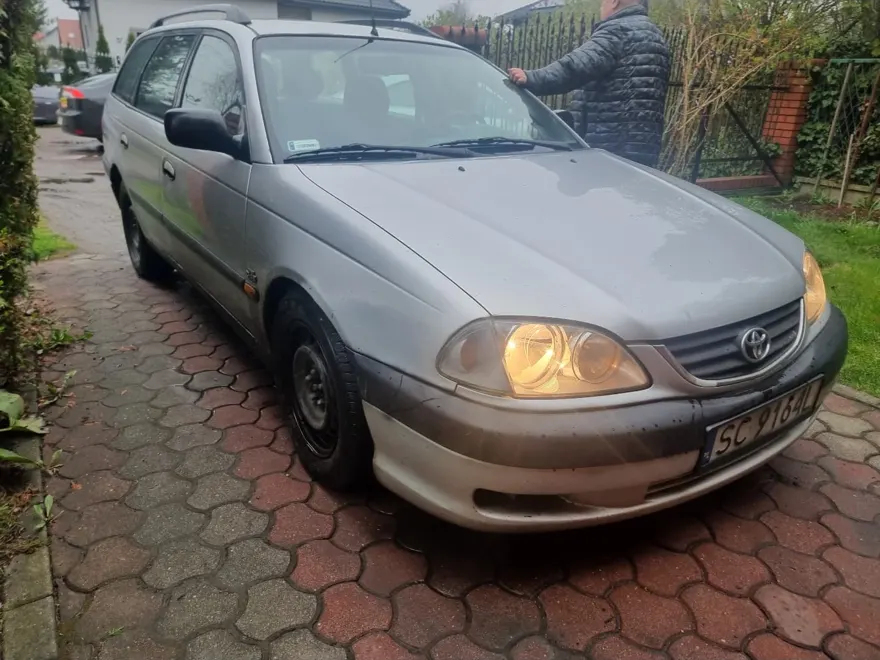 Skup Toyota Avensis — skupiony egzemplarz, wycena w 15 minut od zgłoszenia